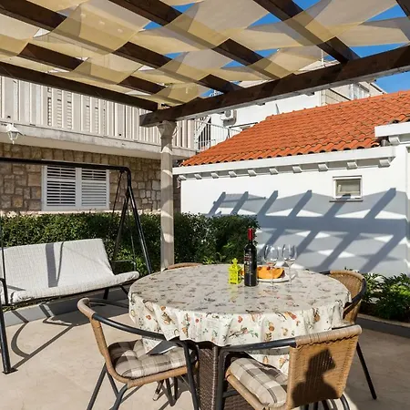 Apartment Marija Vukas *