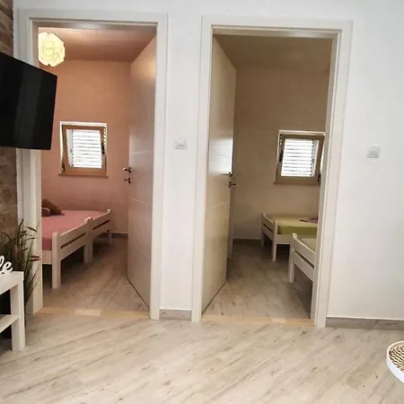 Apartment Marija Vukas *
